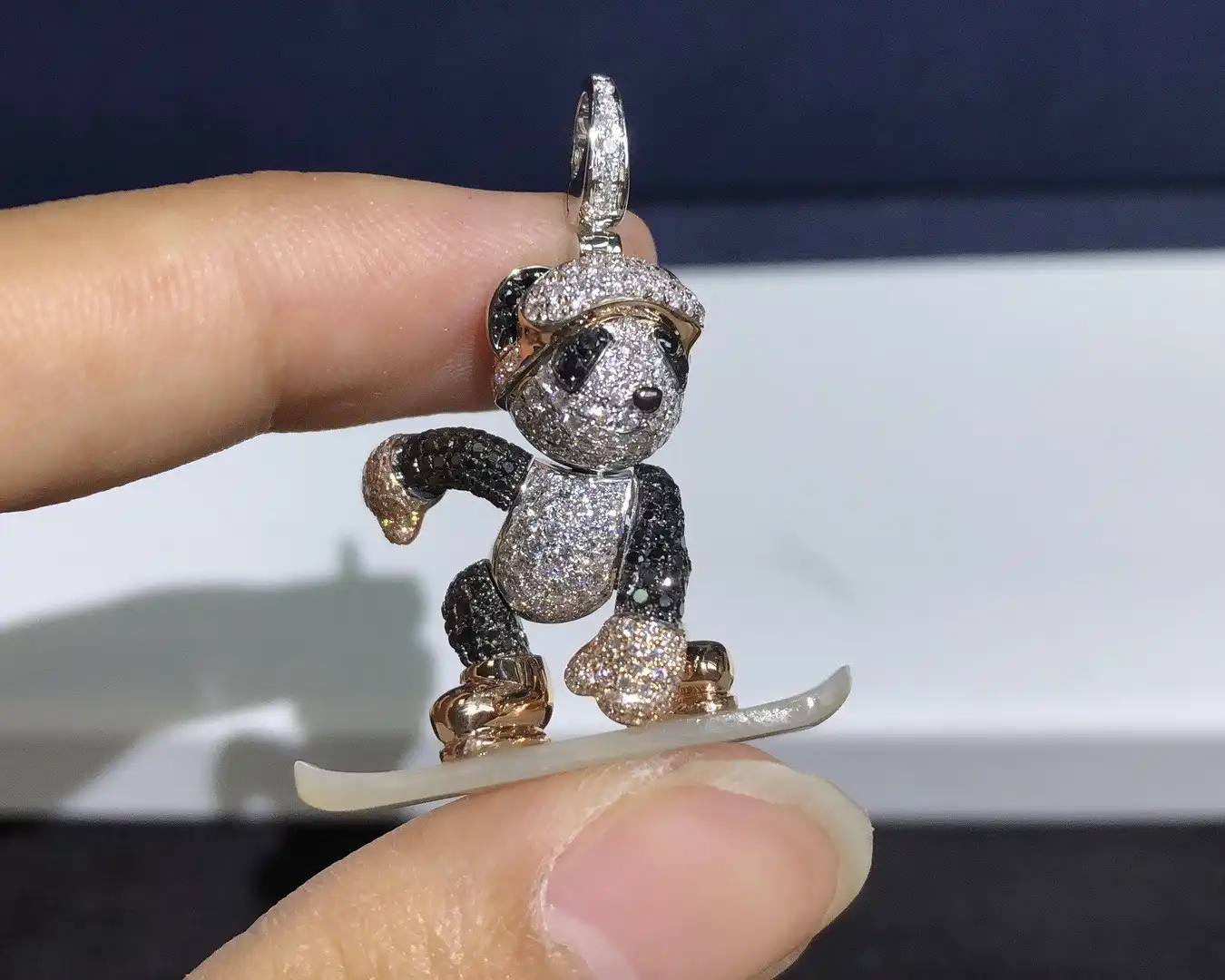 揭秘勒沃库森:德甲豪门背后的传奇故事与辉煌瞬间,你了解多少?